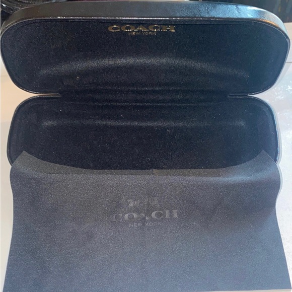 Coach case - Picture 1 of 3